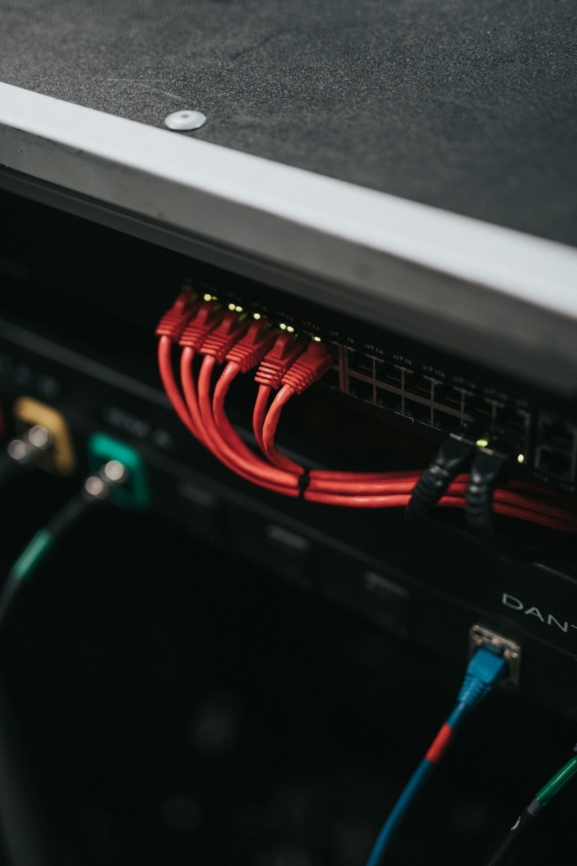 Data centre server racks